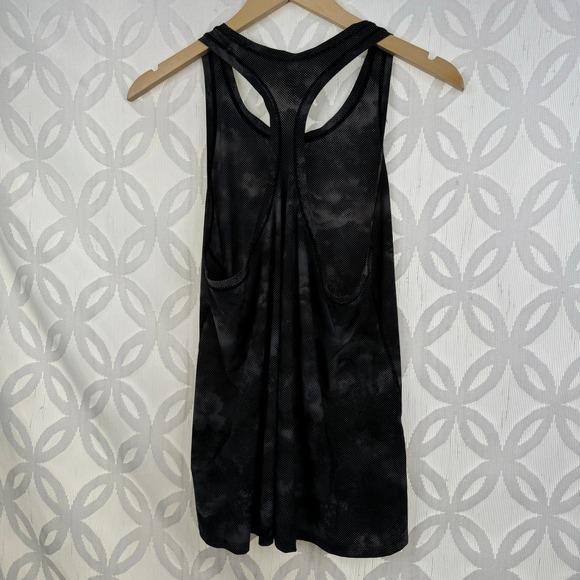 Athleta Ultimate Printed Train Tank Nebula Black Gray Digital Tie Dye Size M - Picture 7 of 9